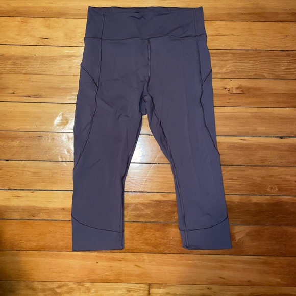 lululemon Cropped Leggings - Picture 4 of 6